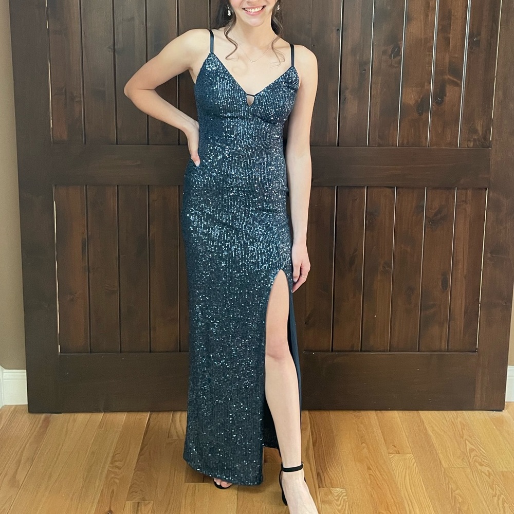 Size 00 sequence slim fit Prom dress